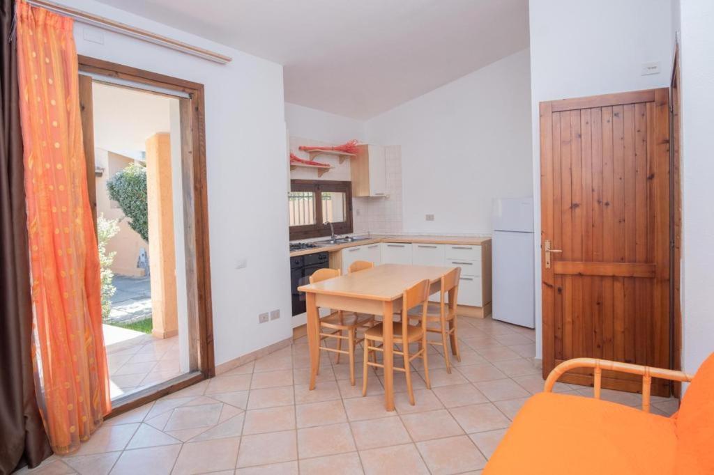 Villetta Porto Corallo Vista Mare ヴィッラプッツ エクステリア 写真