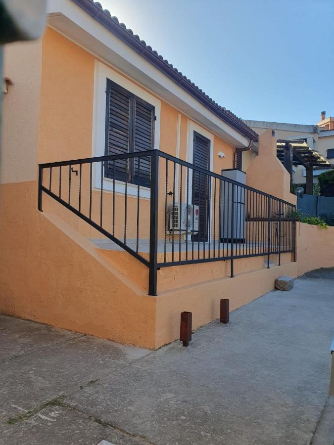 Villetta Porto Corallo Vista Mare ヴィッラプッツ エクステリア 写真