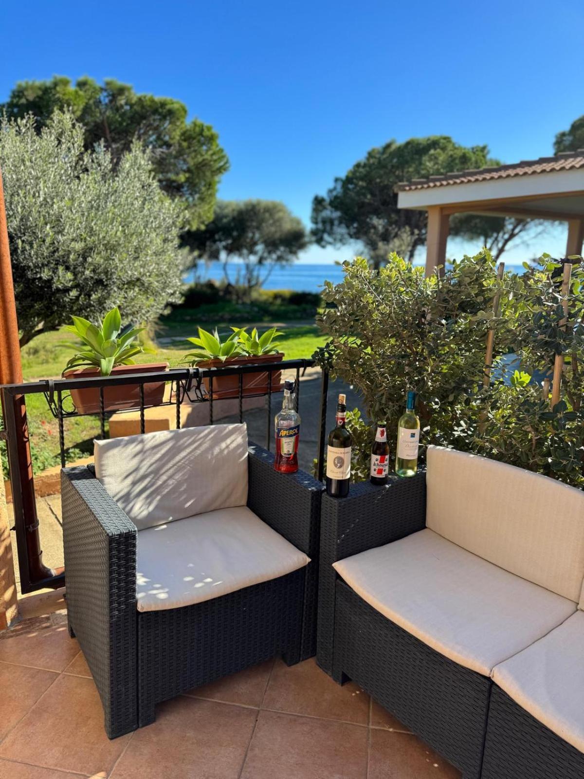 Villetta Porto Corallo Vista Mare ヴィッラプッツ エクステリア 写真